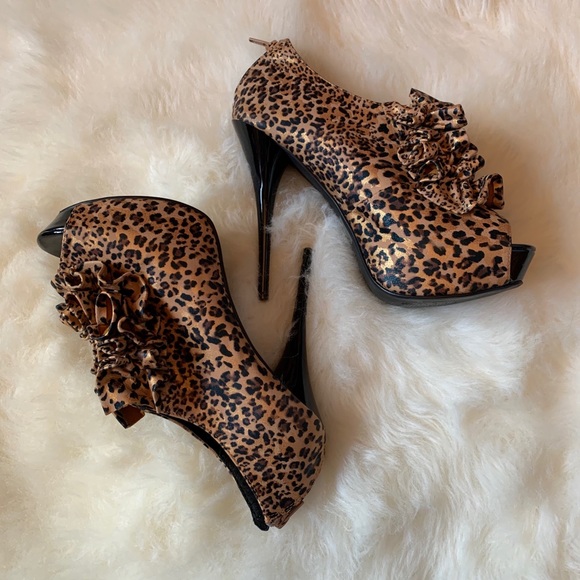 Cheetah Print Peep Toe Stilettos - Picture 4 of 8